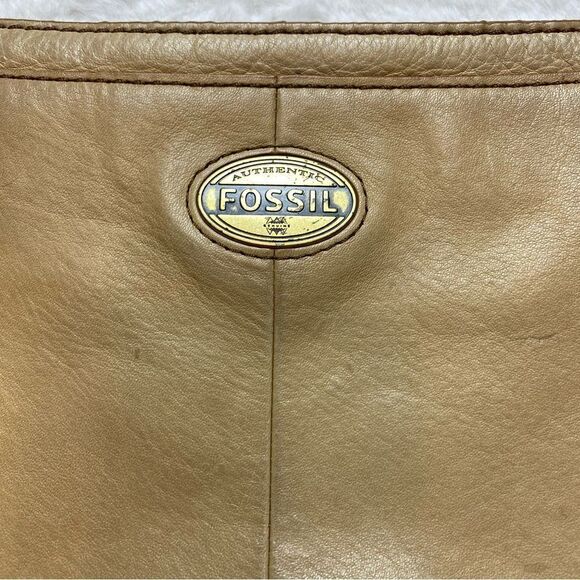 Fossil Explorer Crossbody Leather Purse - Picture 13 of 16